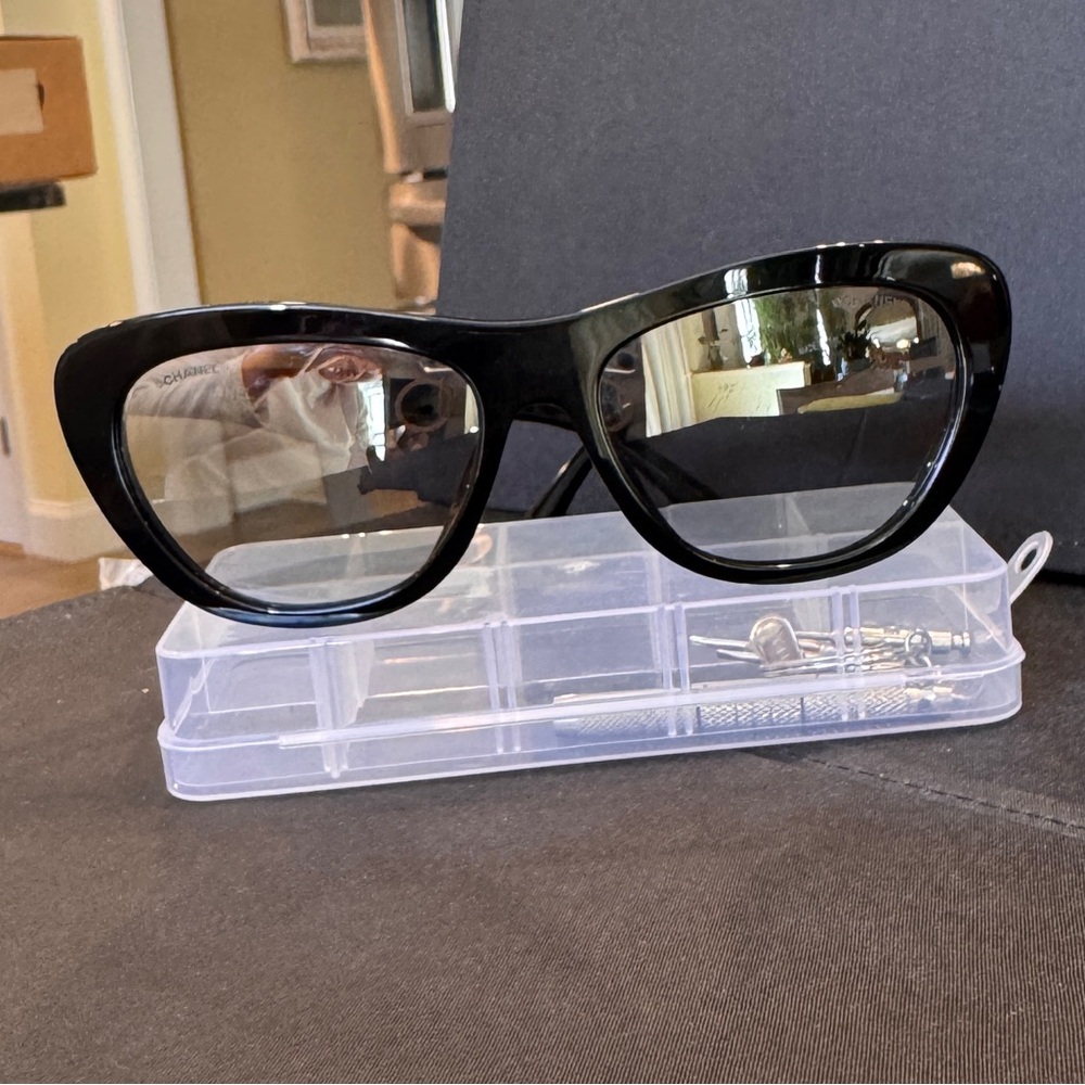 Rare !!!Chanel Black Cat eye Sunglasses